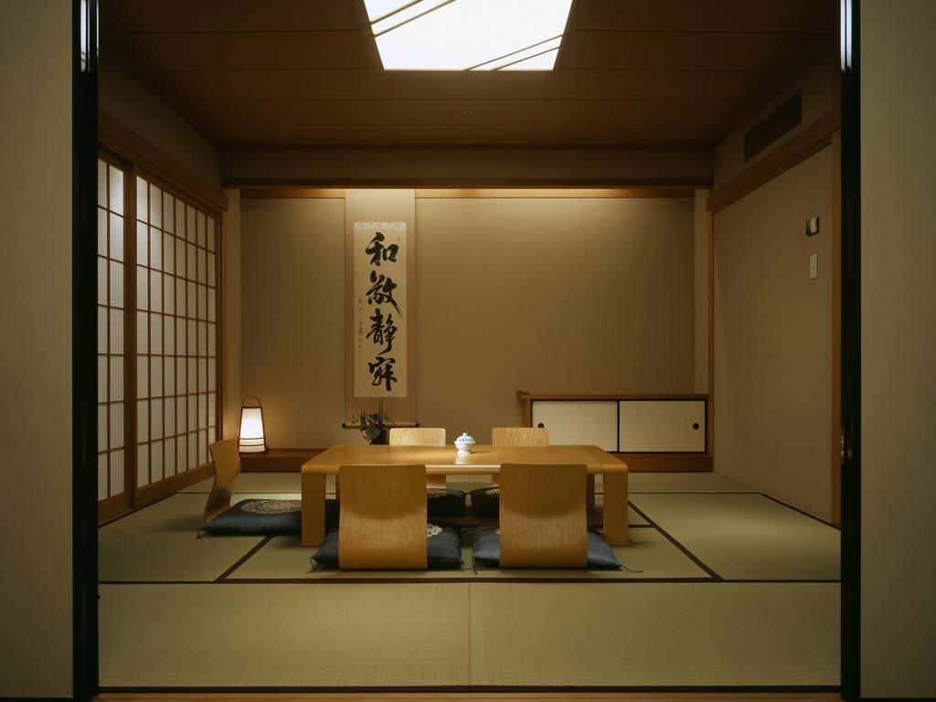 Miyako Hotel Gifu Nagaragawa Værelse billede A traditional Japanese room
