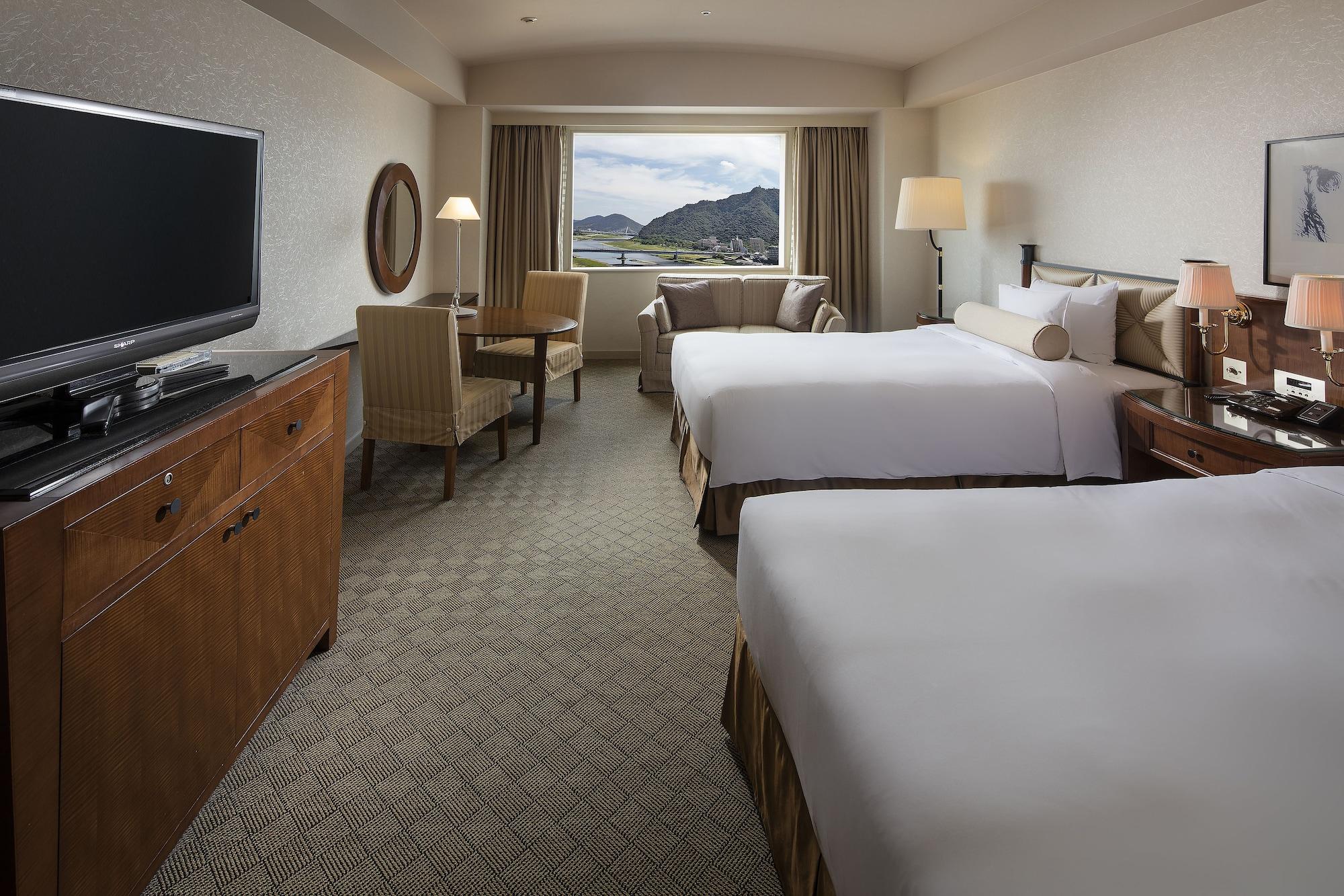 Miyako Hotel Gifu Nagaragawa Eksteriør billede A guest room at the Hilton San Francisco