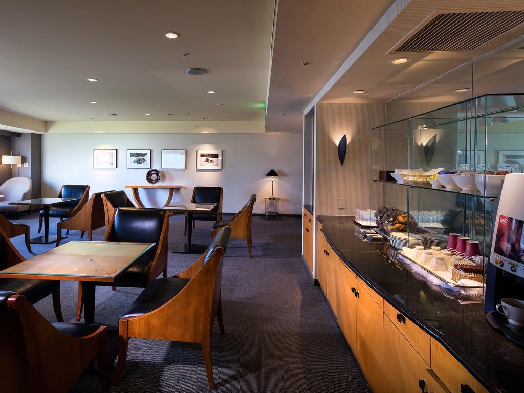 Miyako Hotel Gifu Nagaragawa Eksteriør billede The lounge at Haneda Airport